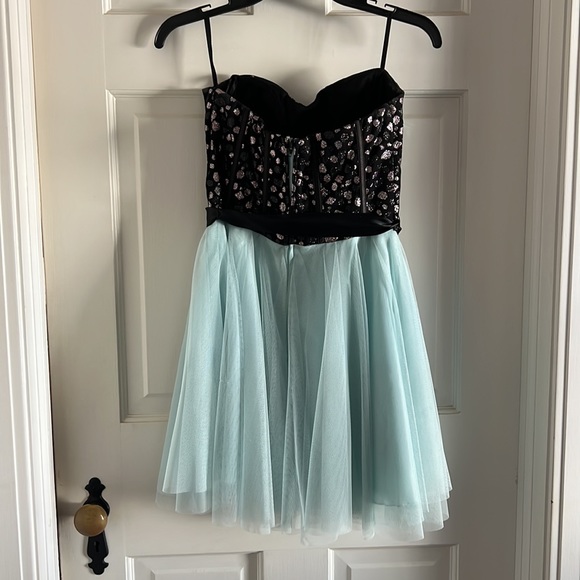 Cocktail dress - Picture 3 of 8